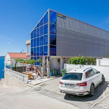Family Friendly Apartments With A Swimming Pool Businci, Ciovo - 11232 트로기르 외부 사진