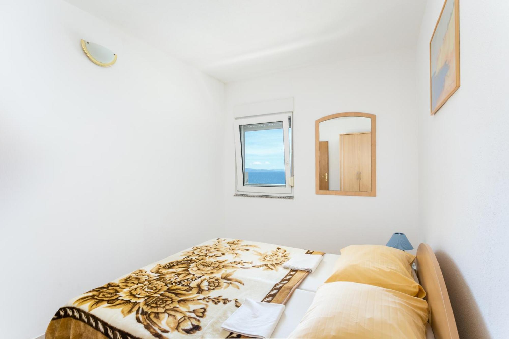 Family Friendly Apartments With A Swimming Pool Businci, Ciovo - 11232 트로기르 객실 사진