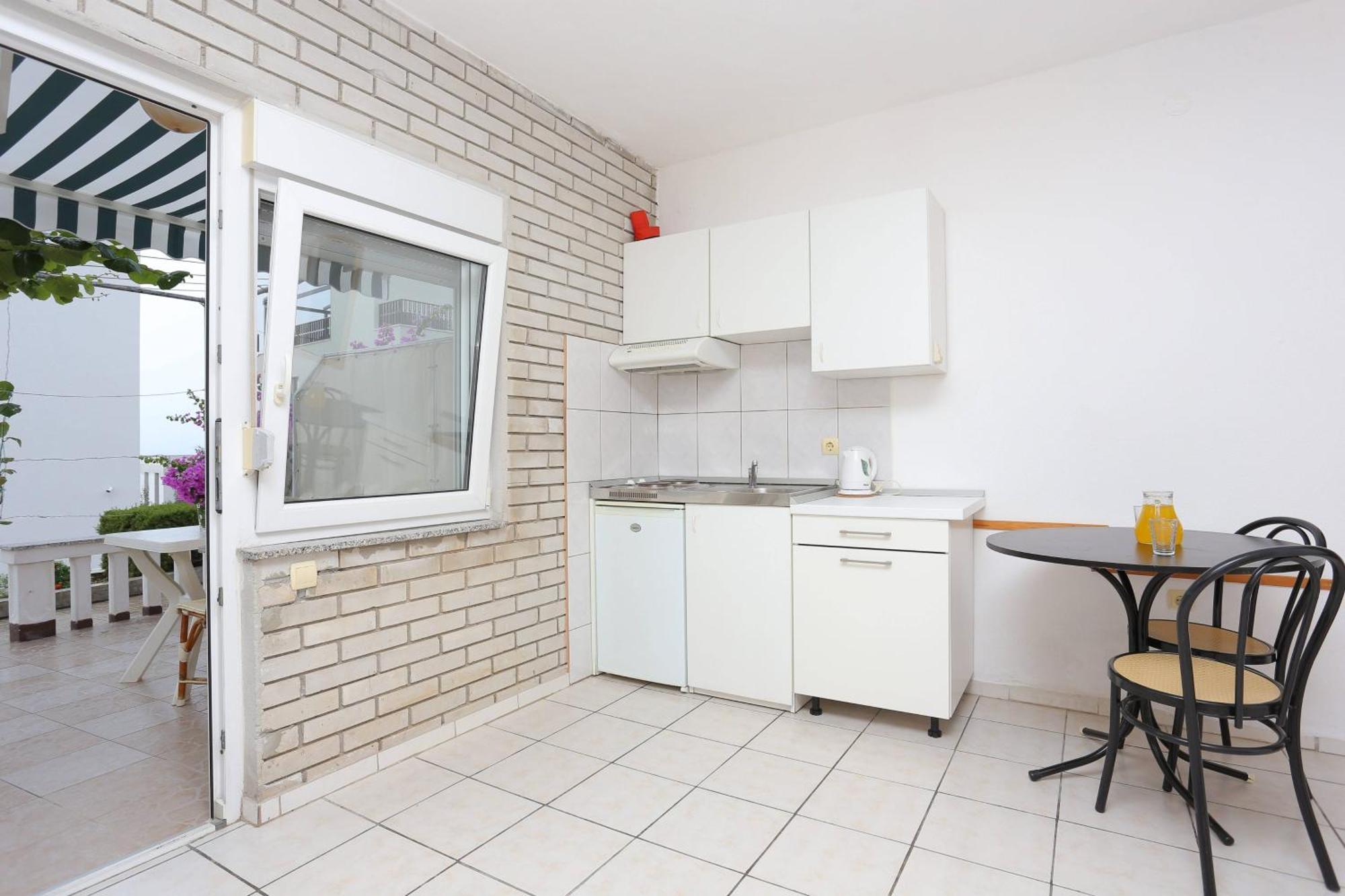 Family Friendly Apartments With A Swimming Pool Businci, Ciovo - 11232 트로기르 외부 사진