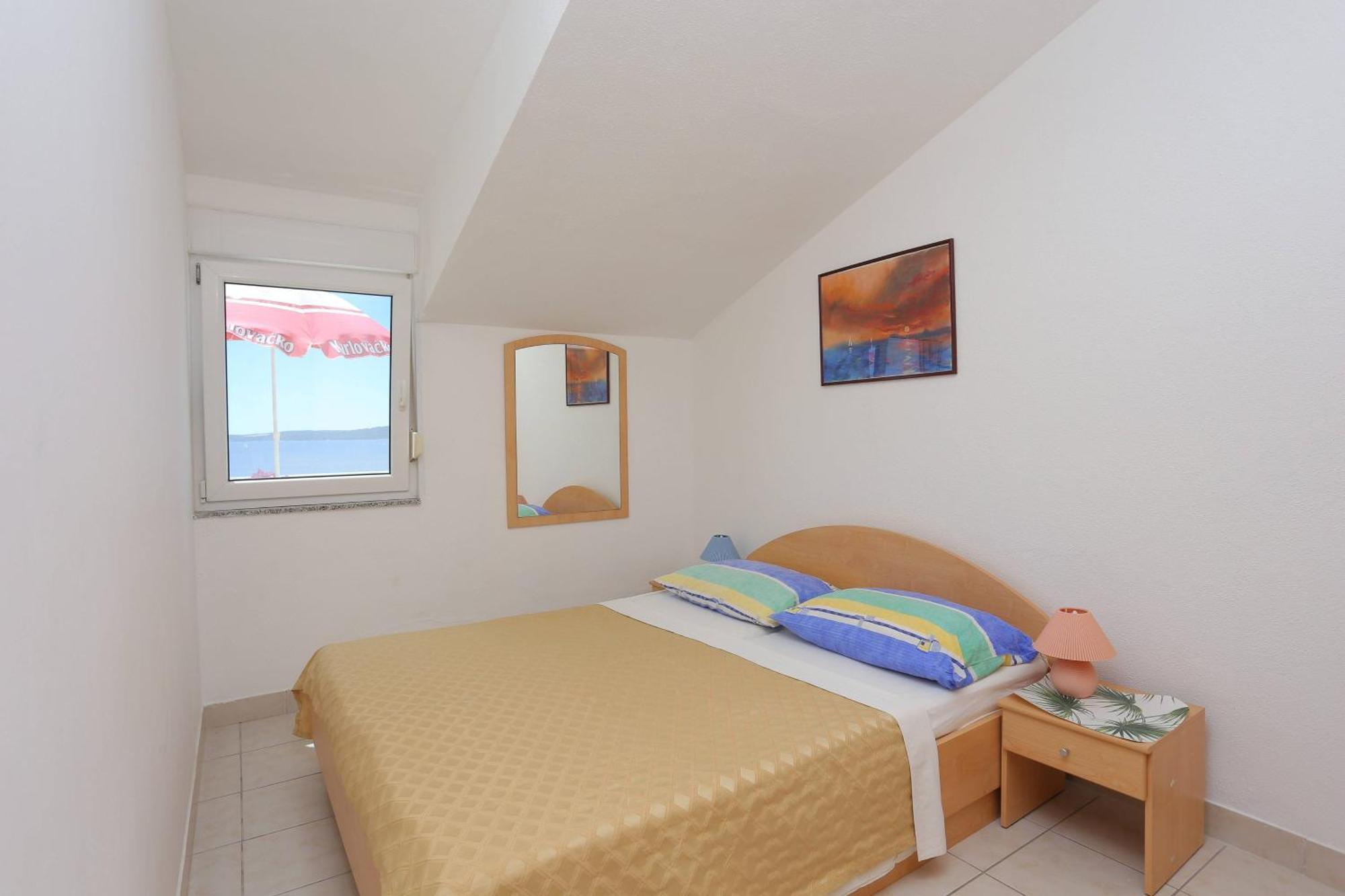 Family Friendly Apartments With A Swimming Pool Businci, Ciovo - 11232 트로기르 외부 사진