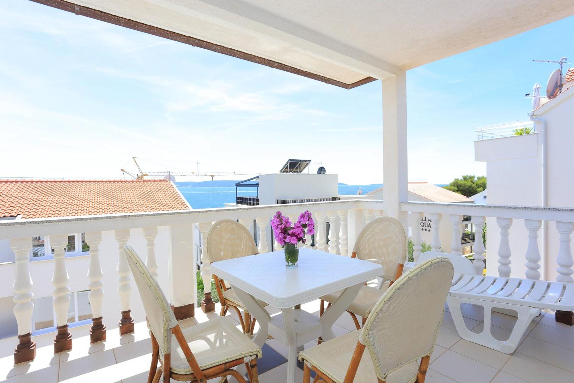 Family Friendly Apartments With A Swimming Pool Businci, Ciovo - 11232 트로기르 외부 사진
