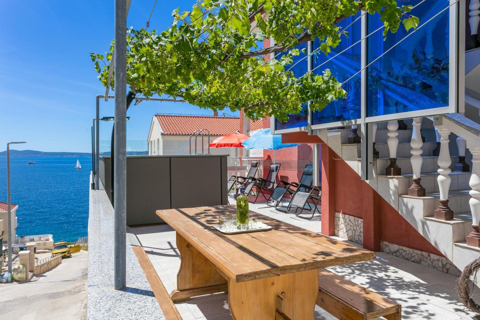 Family Friendly Apartments With A Swimming Pool Businci, Ciovo - 11232 트로기르 외부 사진