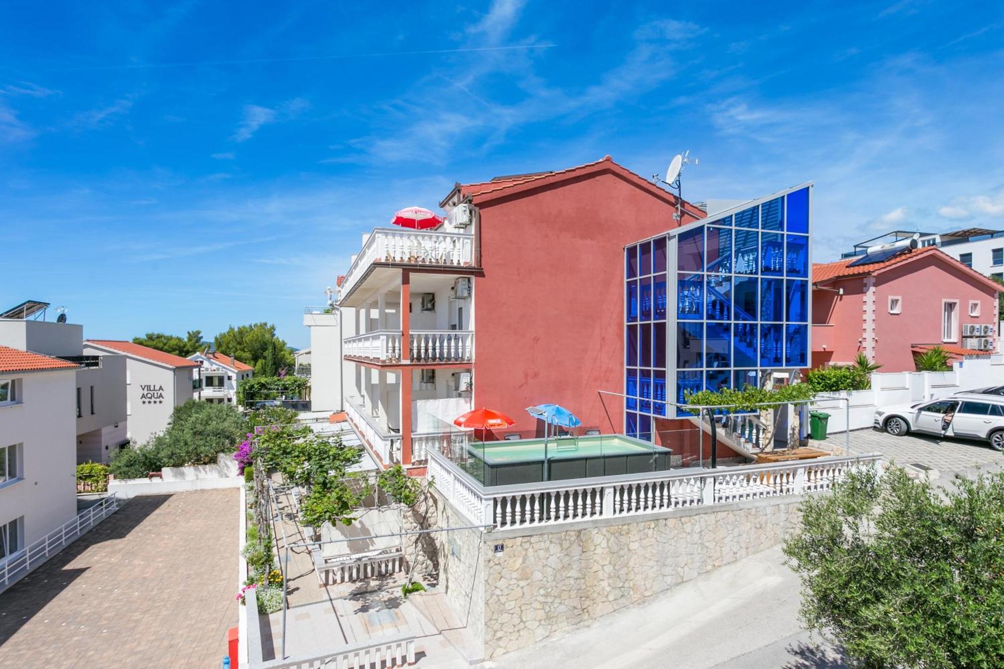 Family Friendly Apartments With A Swimming Pool Businci, Ciovo - 11232 트로기르 외부 사진